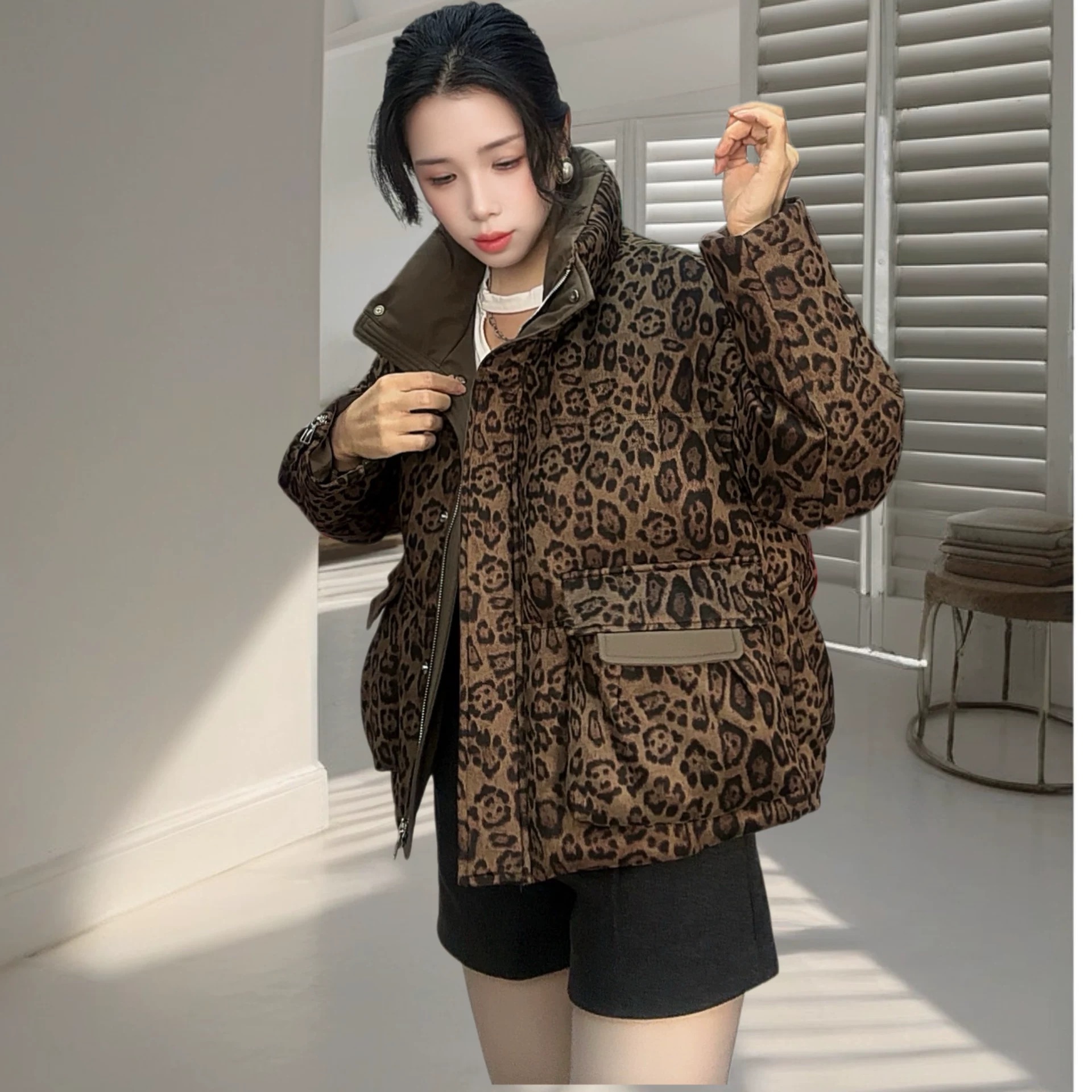 2025冬季新款90白鸭绒豹纹羽绒服女百搭休闲时尚加厚保暖外套