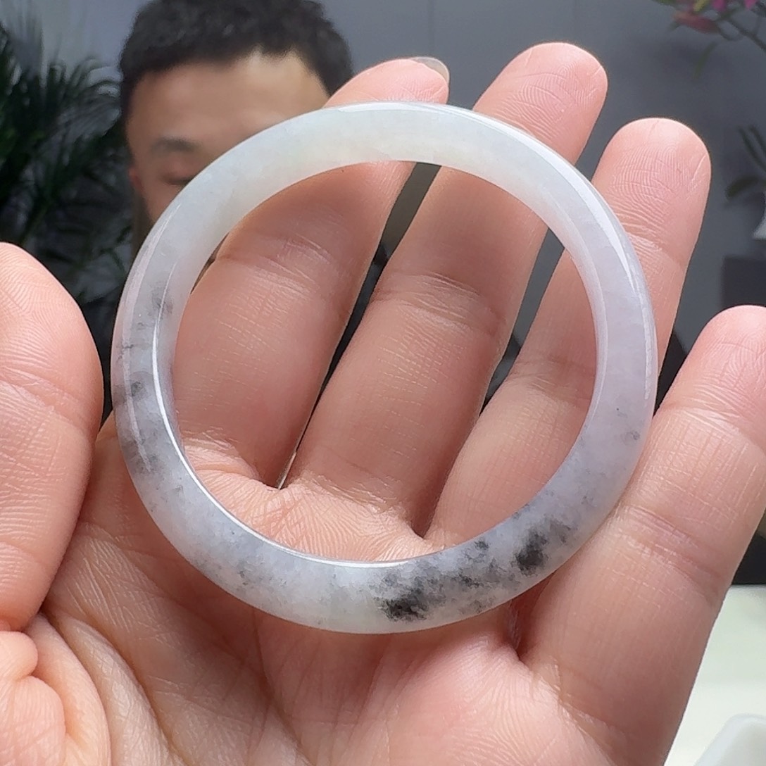翡翠手镯未镶嵌天然