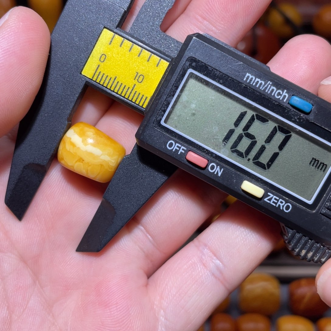 琥珀未镶嵌裸石三通