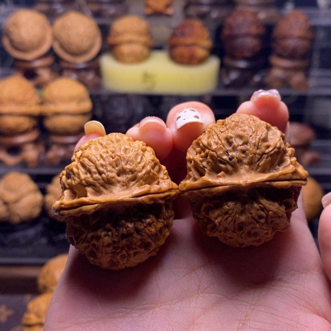 把件文玩核桃Z20珊瑚纹绣球35尺