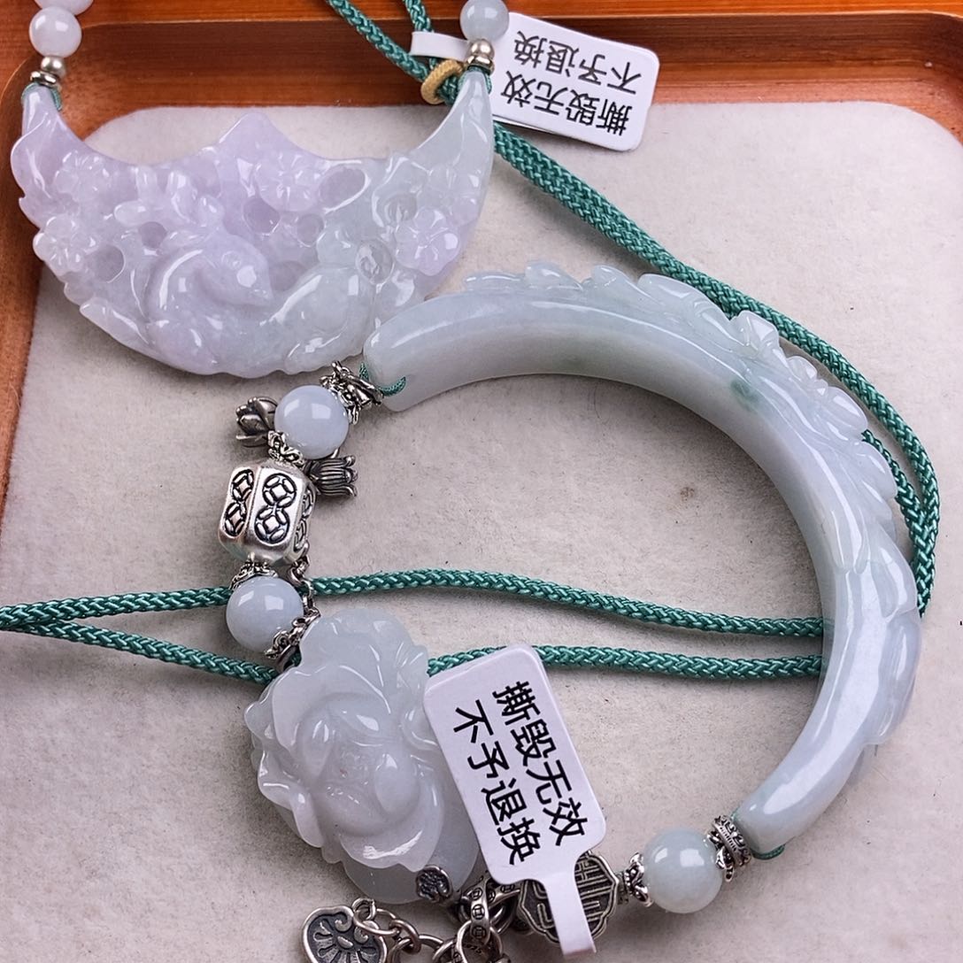 翡翠未镶嵌吊坠(不含链)蒋*儿