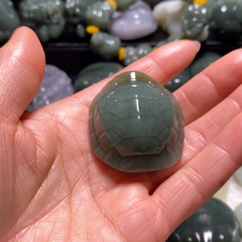 颈饰未镶嵌和田玉（糖玉）