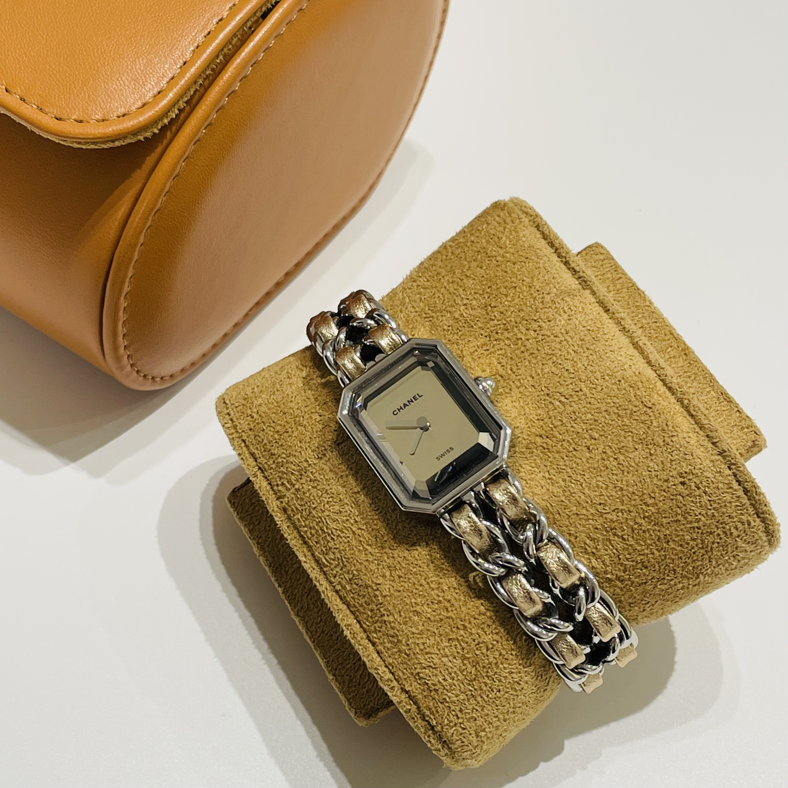 95新 Chanel/香奈儿 限定金色皮穿链方糖手表11670444