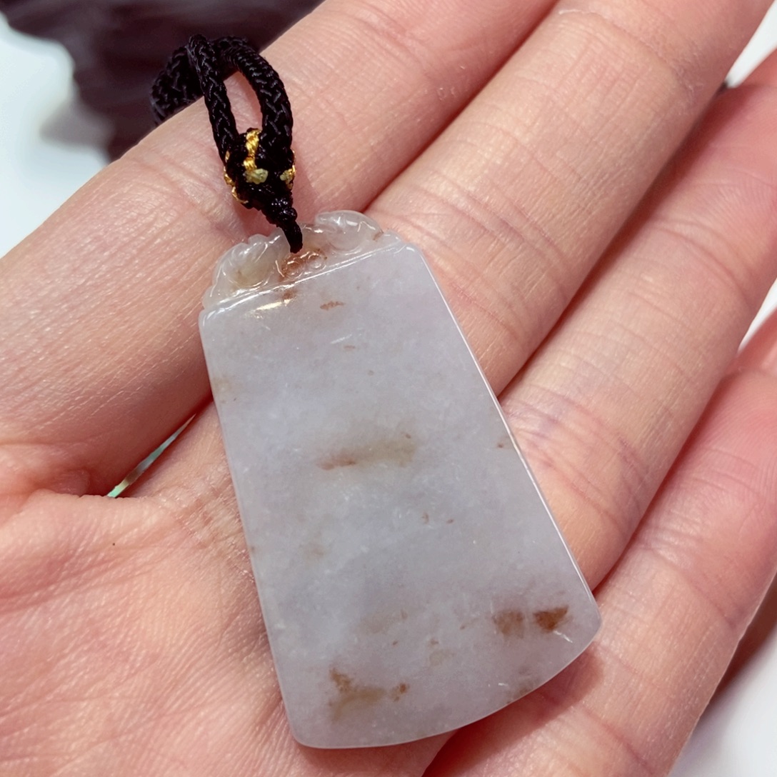 翡翠未镶嵌颈饰无事牌