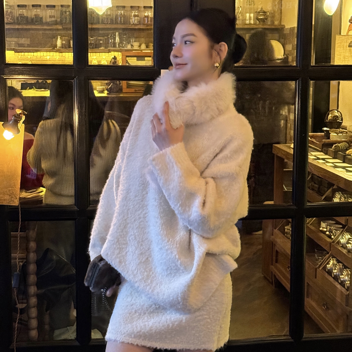 【琪琪怪怪】氛围感慵懒风宽松毛衣+毛毛围脖+短裙套装