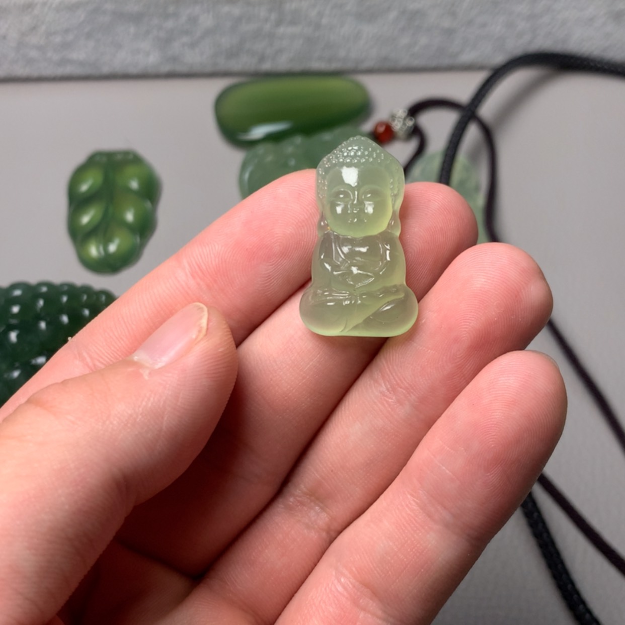 【闪购商品】蛇纹石玉未镶嵌岫玉