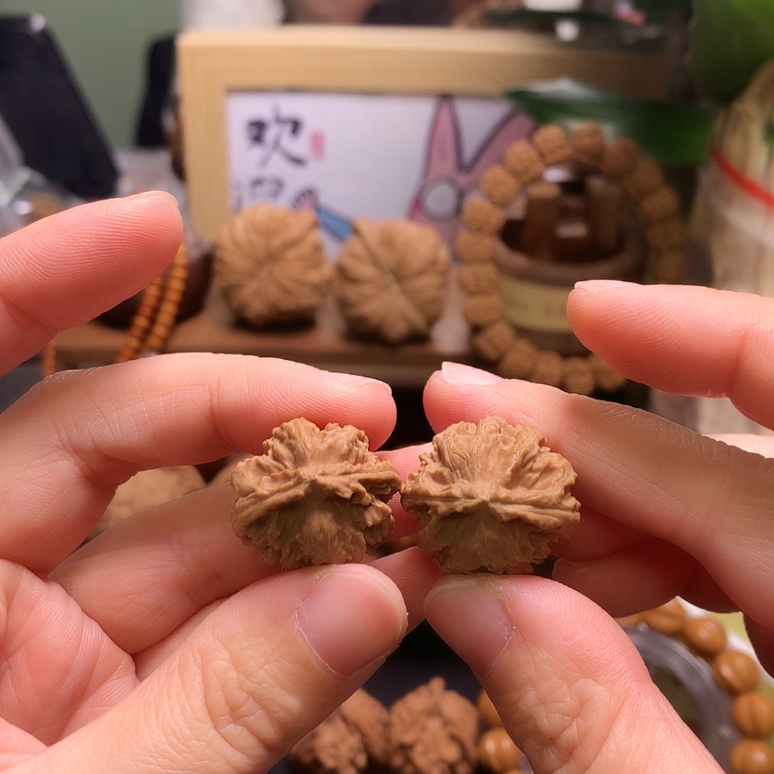 文玩核桃吊坠小霸龙手捻