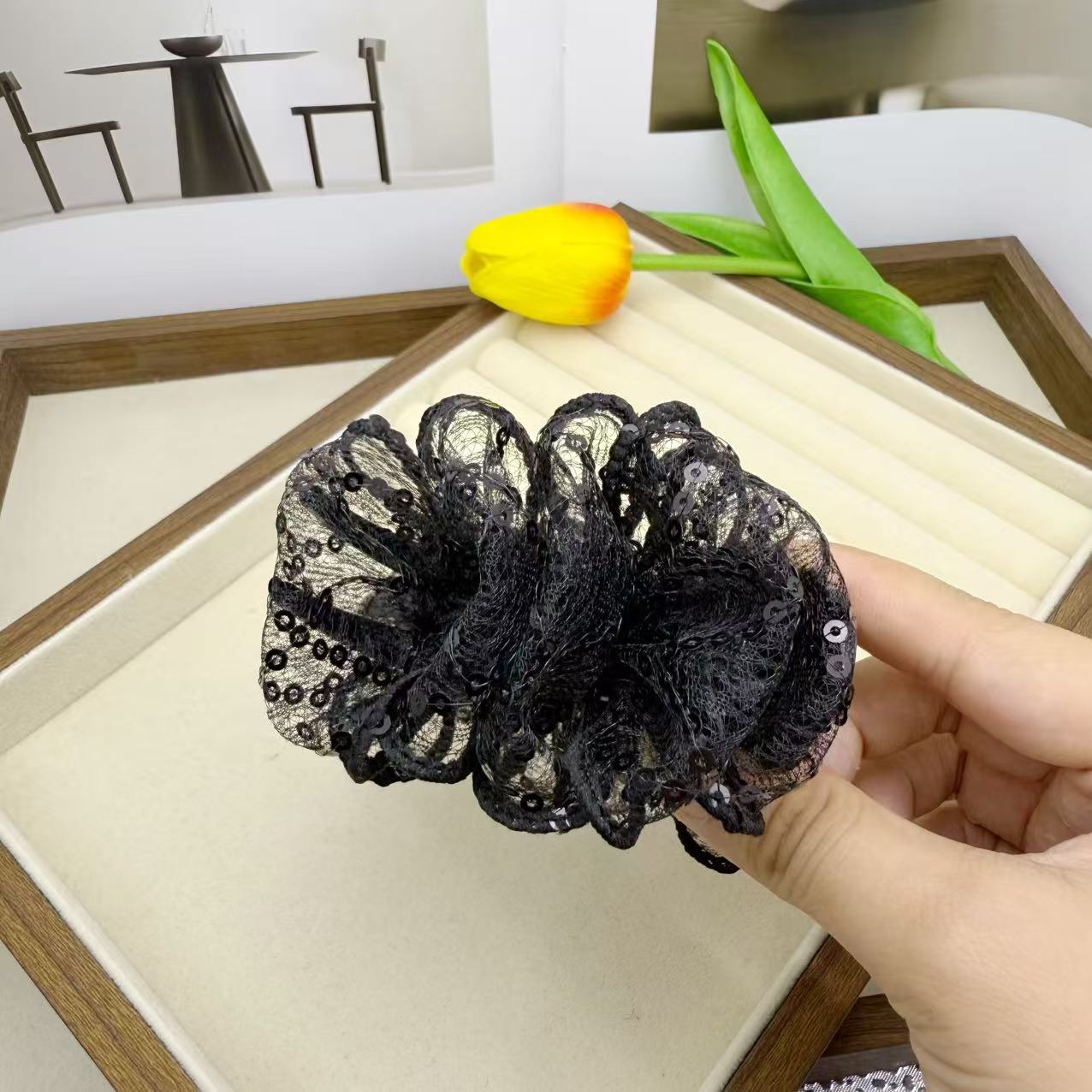 诗泊雅 新款褶皱气质百搭网纱款简约优雅丸子抓夹
