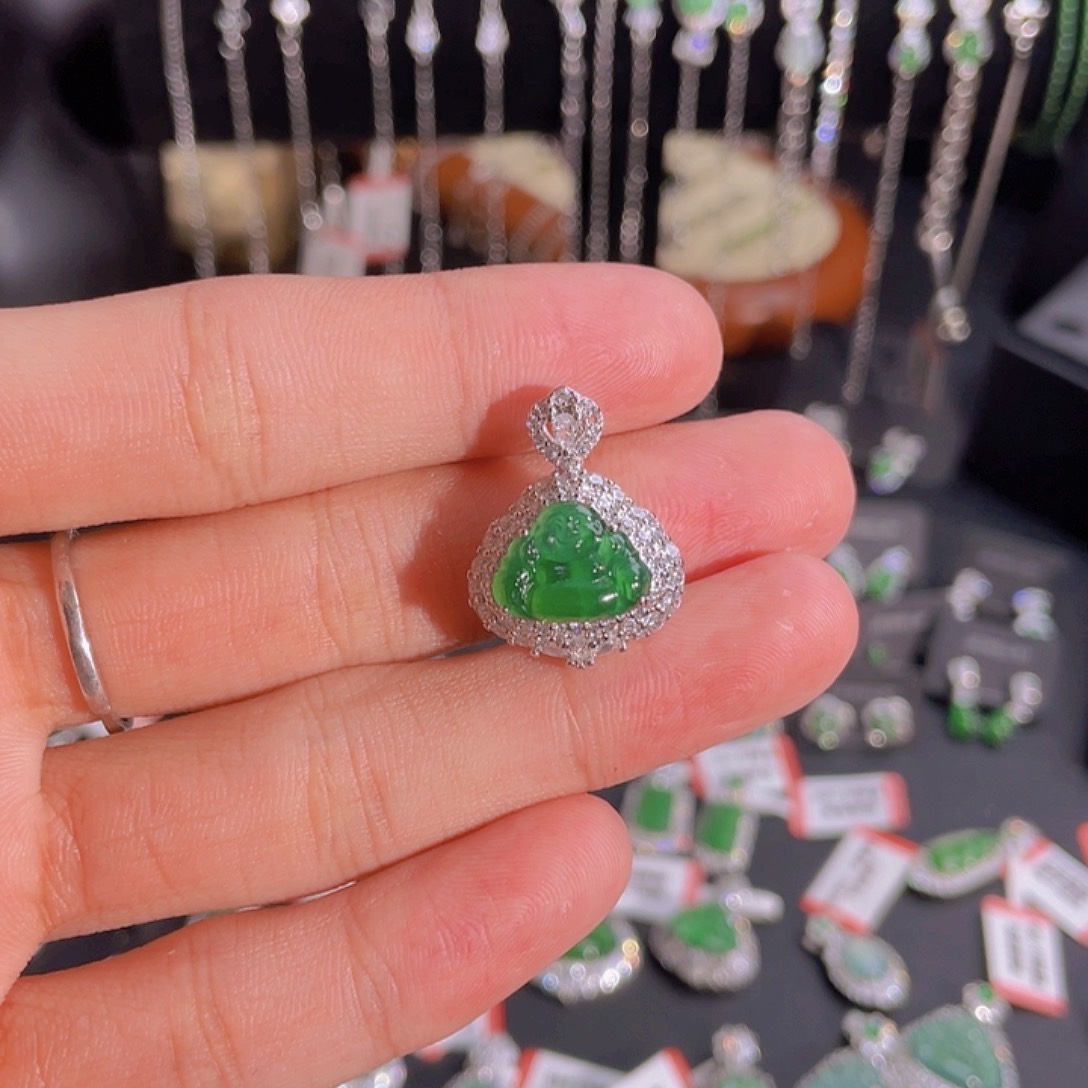 吊坠(不含链)未镶嵌翡翠