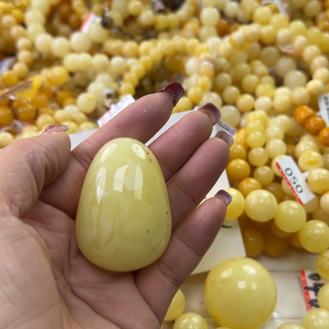 琥珀珠宝奇石未镶嵌