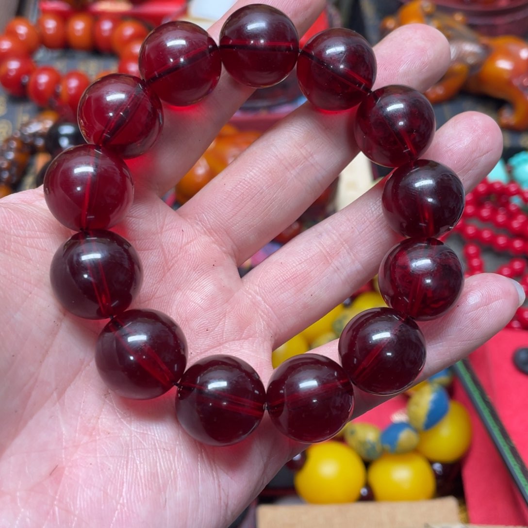 琥珀裸石未镶嵌好物推荐如图所示