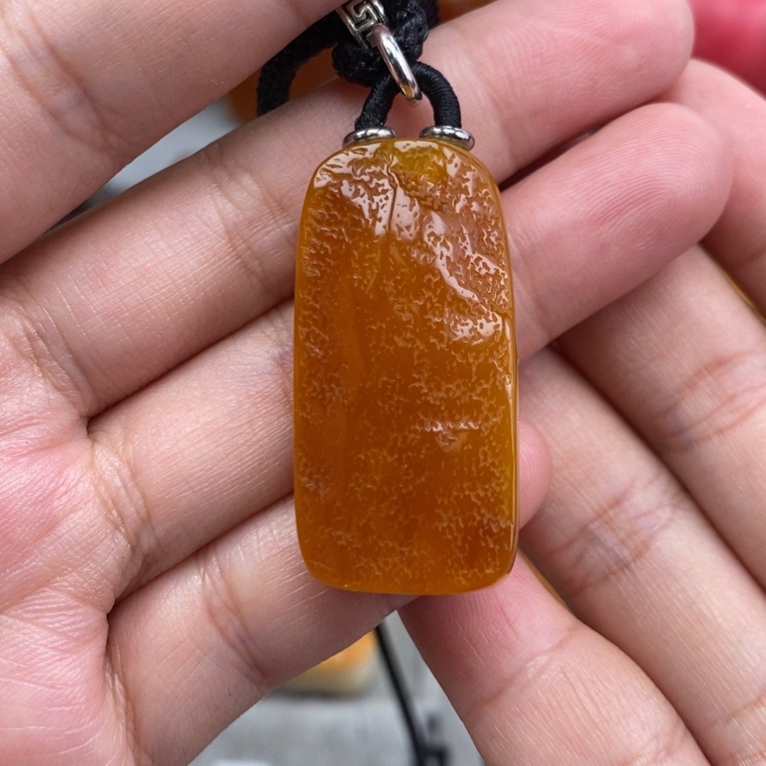 琥珀吊坠(赠链)未镶嵌
