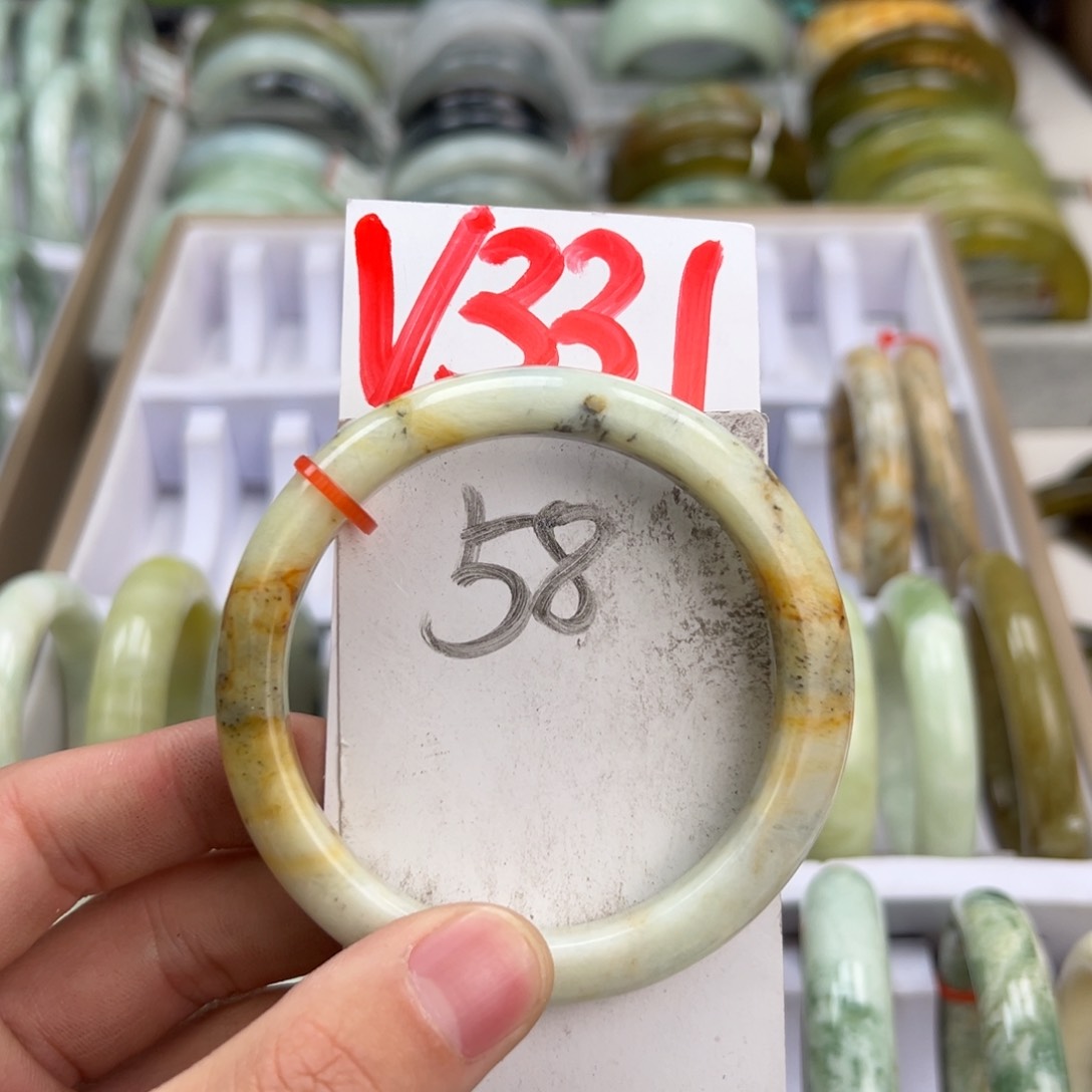 岫玉手镯未镶嵌天然岫玉