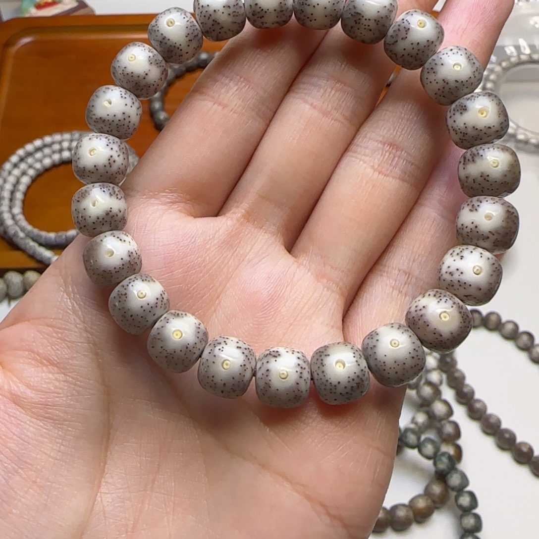 星月菩提手串石玉冰透针尖星黄金瞳10×9