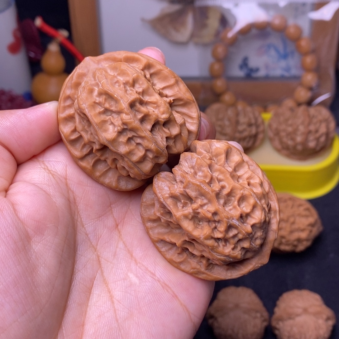 文玩核桃把件42磐石