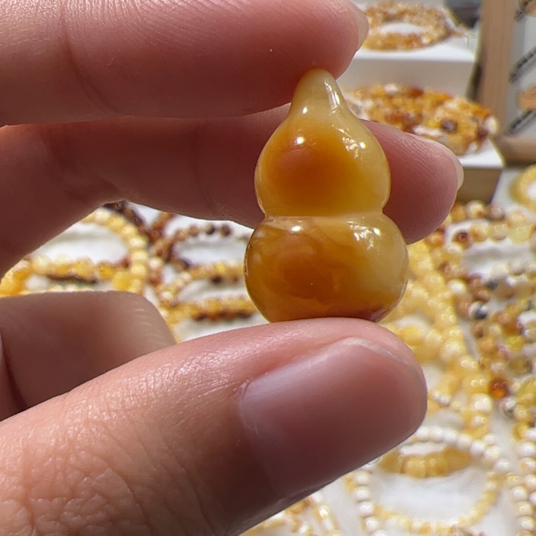 琥珀未镶嵌珠宝奇石沁色葫芦