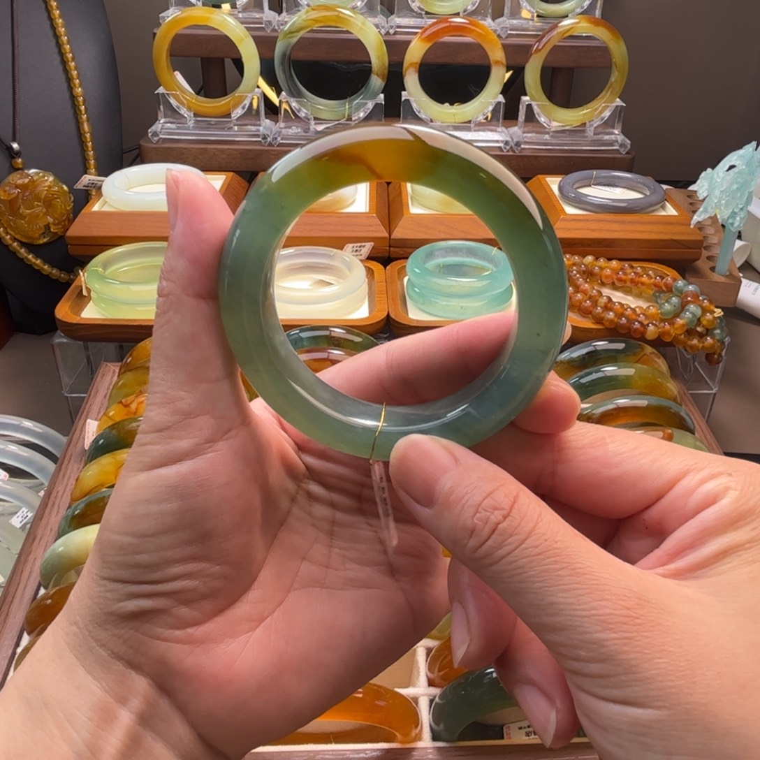 蛇纹石玉未镶嵌手镯56