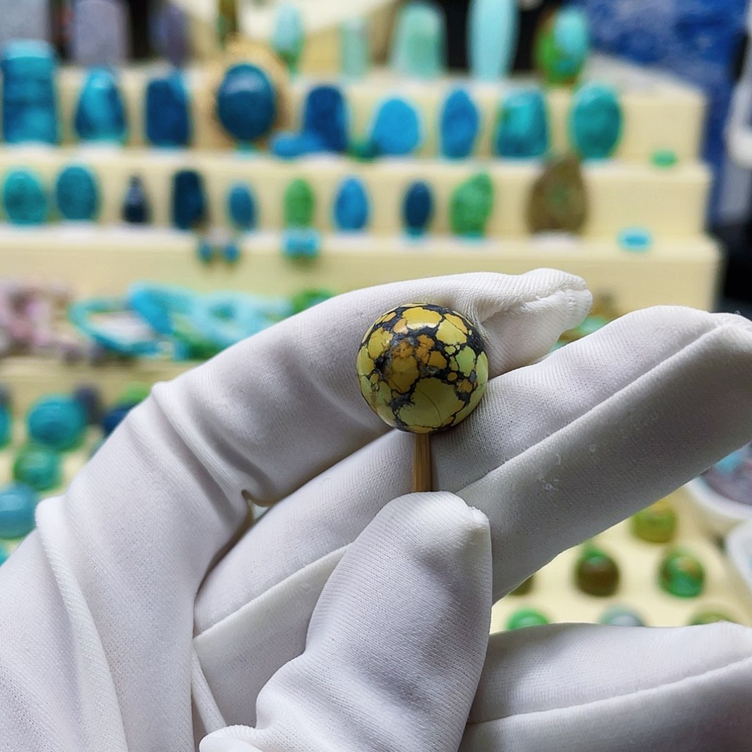 绿松石颈饰未镶嵌