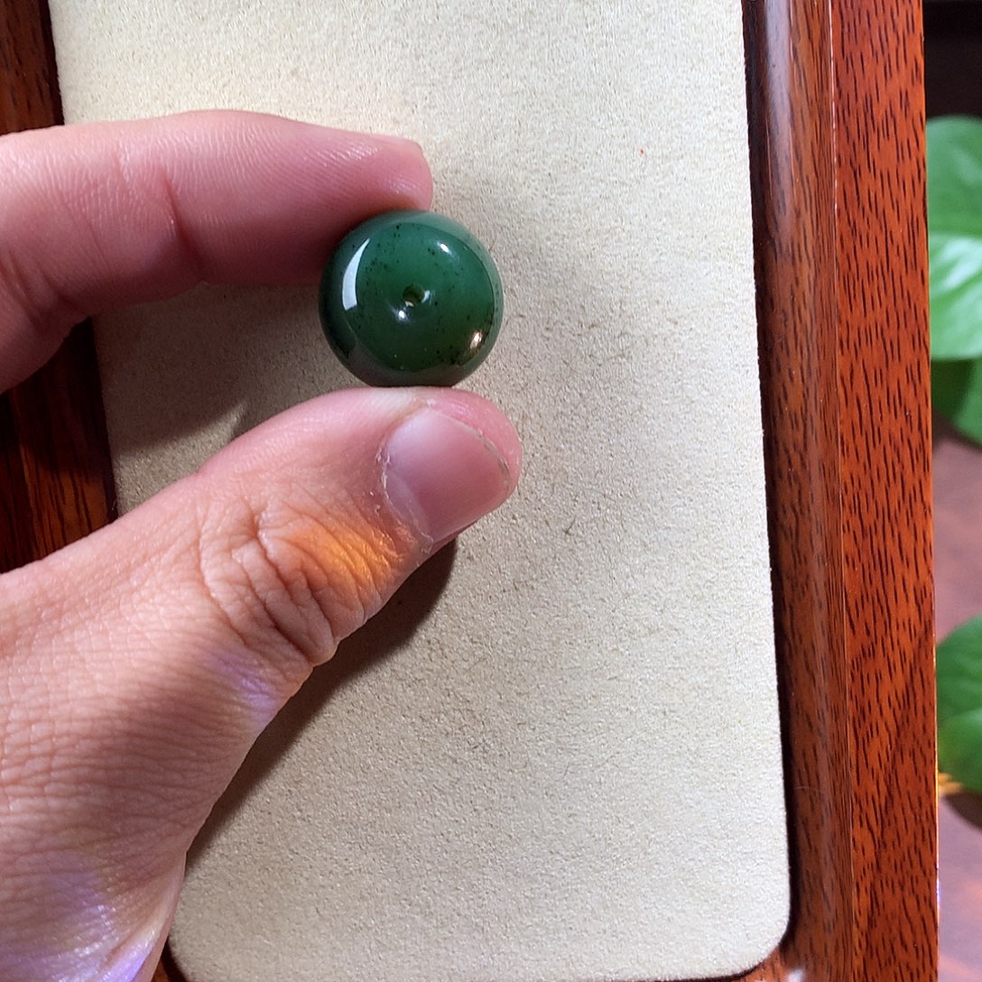 和田玉未镶嵌车挂和田玉 296