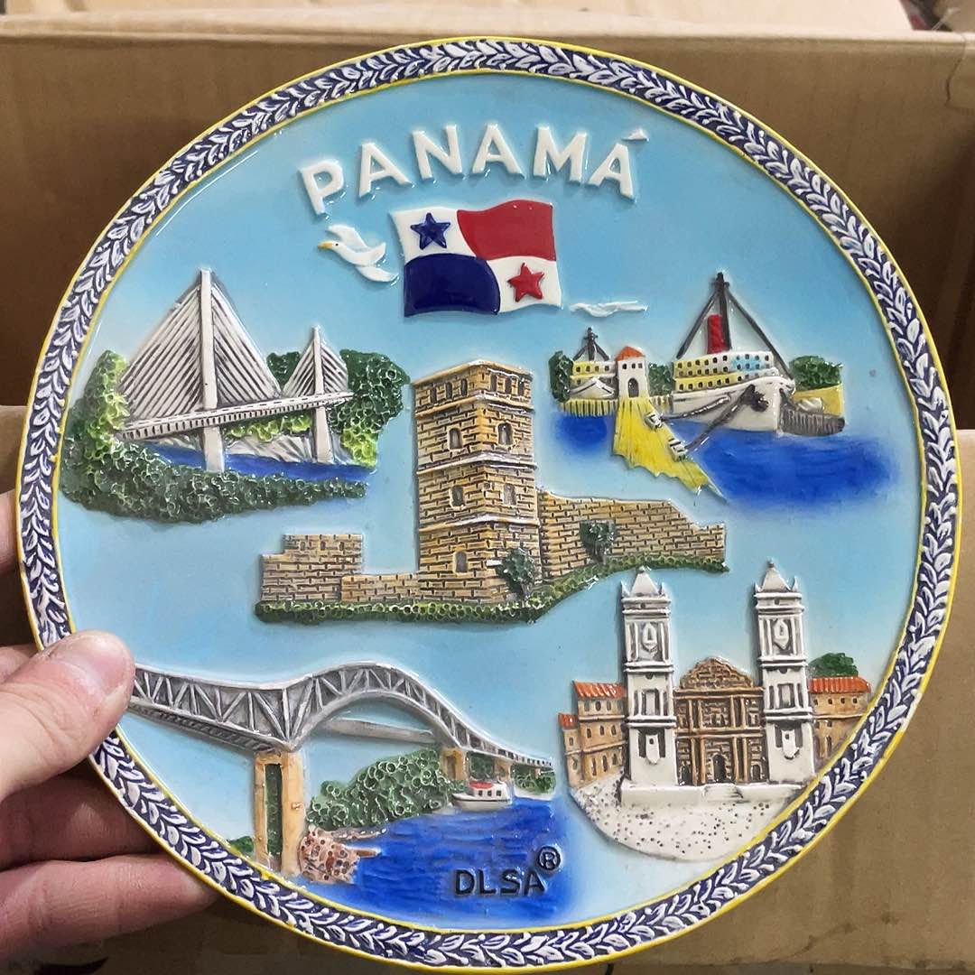 摆件  磕碰。封釉。