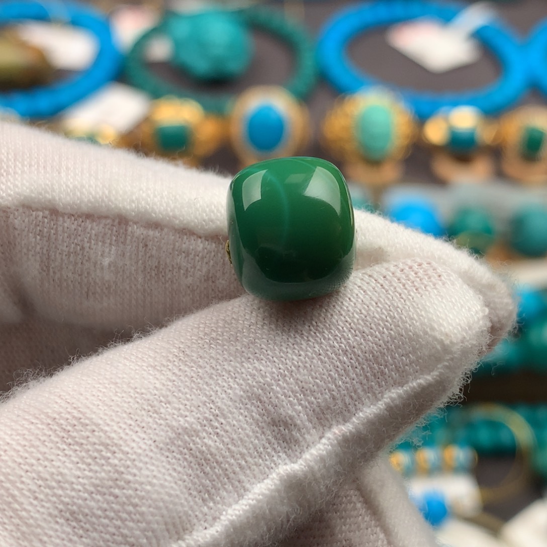 绿松石未镶嵌绿松石11*10mm