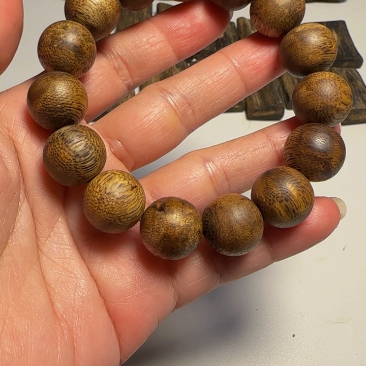 橄榄核手串/手链二*哥卡1.5奇楠圆珠16克