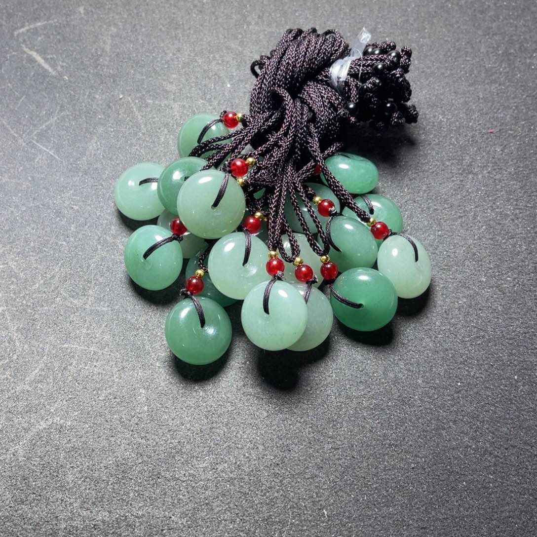 颈饰未镶嵌石英质玉繁**点