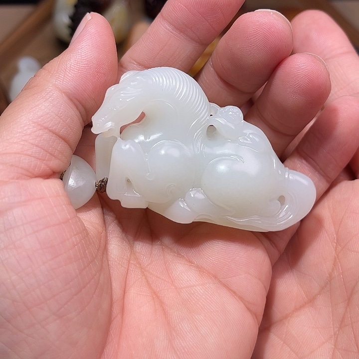 沙***飞和田玉未镶嵌颈饰