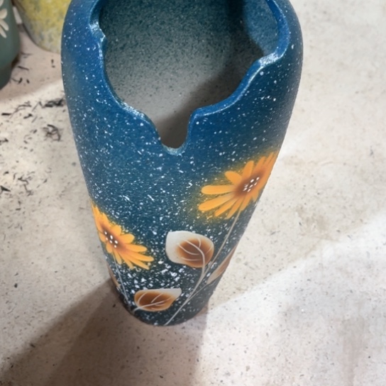 罐默认微瑕，有孔编号16-69