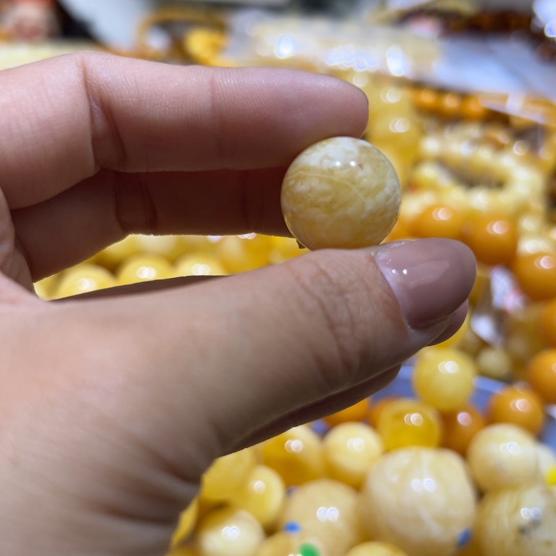 琥珀珠宝奇石未镶嵌