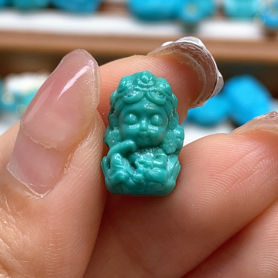 绿松石未镶嵌颈饰