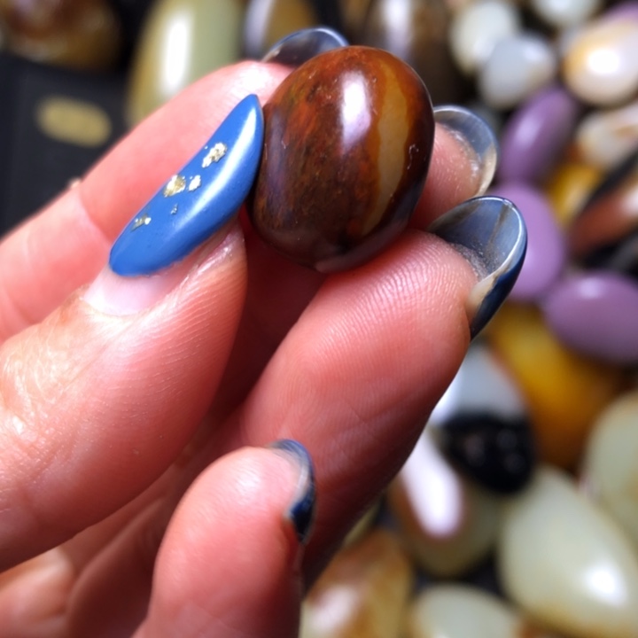 和田玉（翠青玉）未镶嵌珠宝奇石