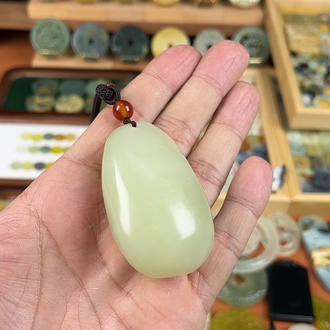 _***.蛇纹石玉未镶嵌颈饰