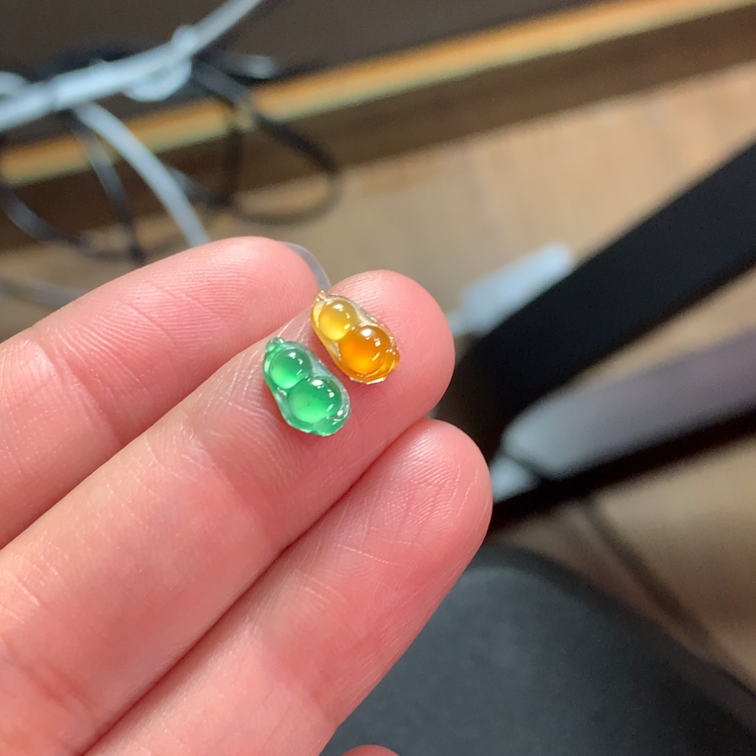 翡翠未镶嵌颈饰双彩葫芦