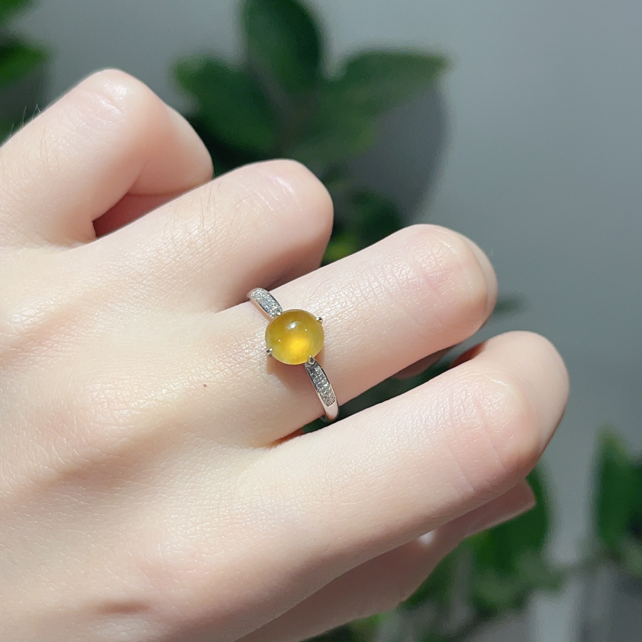 天然翡翠玻璃种黄翡蛋面18k金镶嵌 高级时尚百搭精致