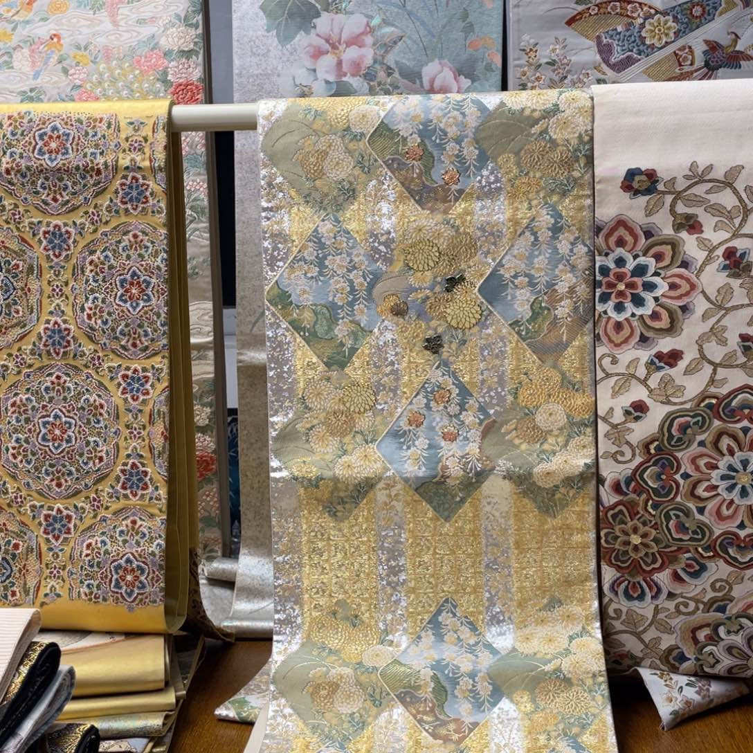 织绣绍巴细密嵌螺钿