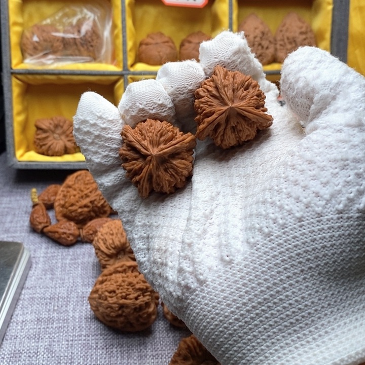 文玩核桃把件三棱四座楼奔