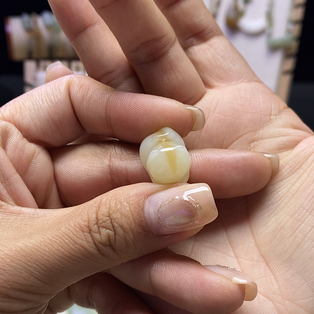 颈饰未镶嵌和田玉麻*