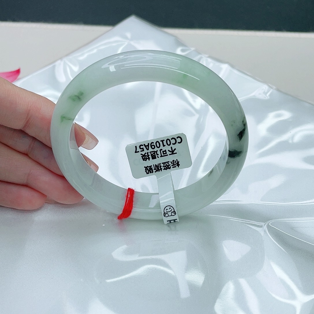 翡翠手镯未镶嵌正57