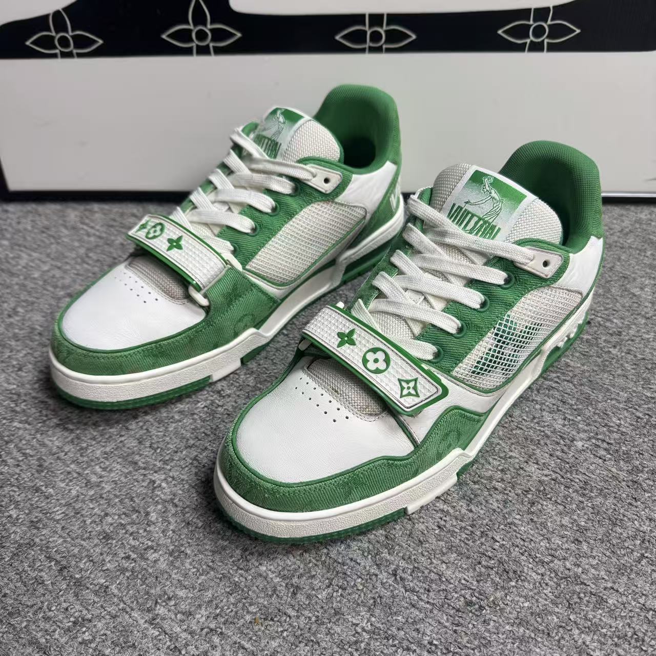 95新 LouisVuitton/路易威登 白绿魔术贴trainer板鞋41欧码 lz464