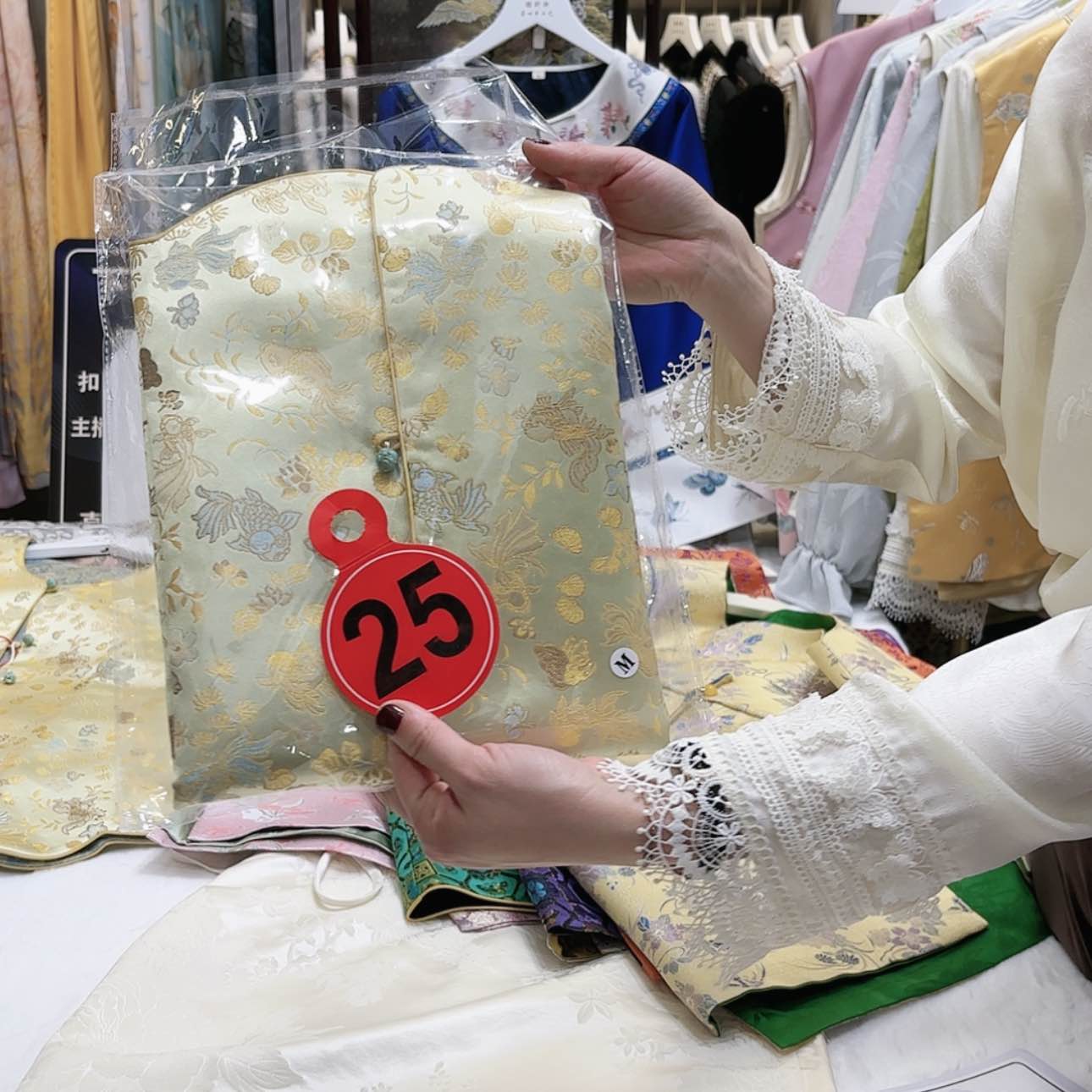 【闪购商品】可****样苏绣的发展历程二十八世纪末