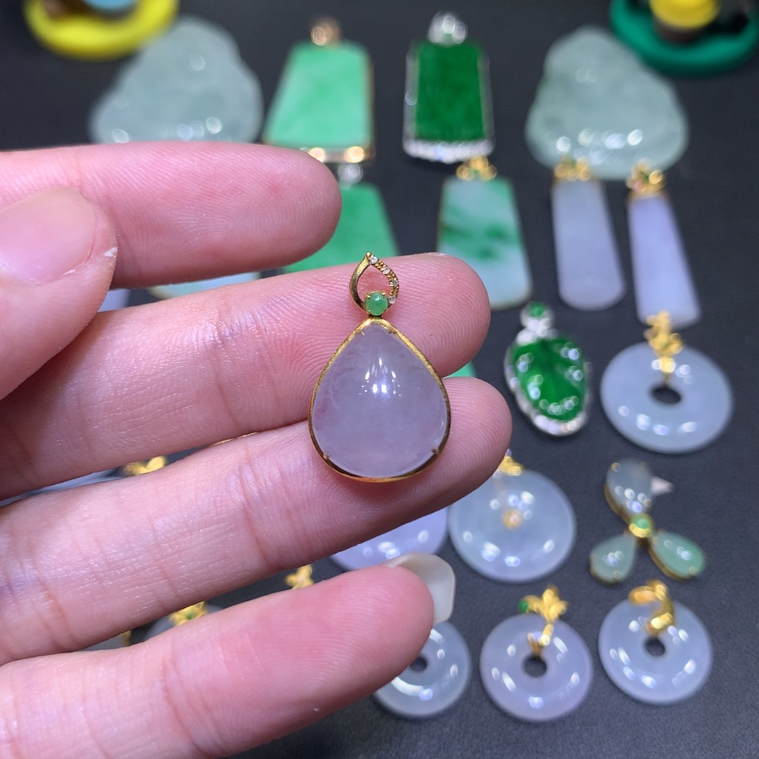 吊坠(不含链)18K金镶嵌翡翠