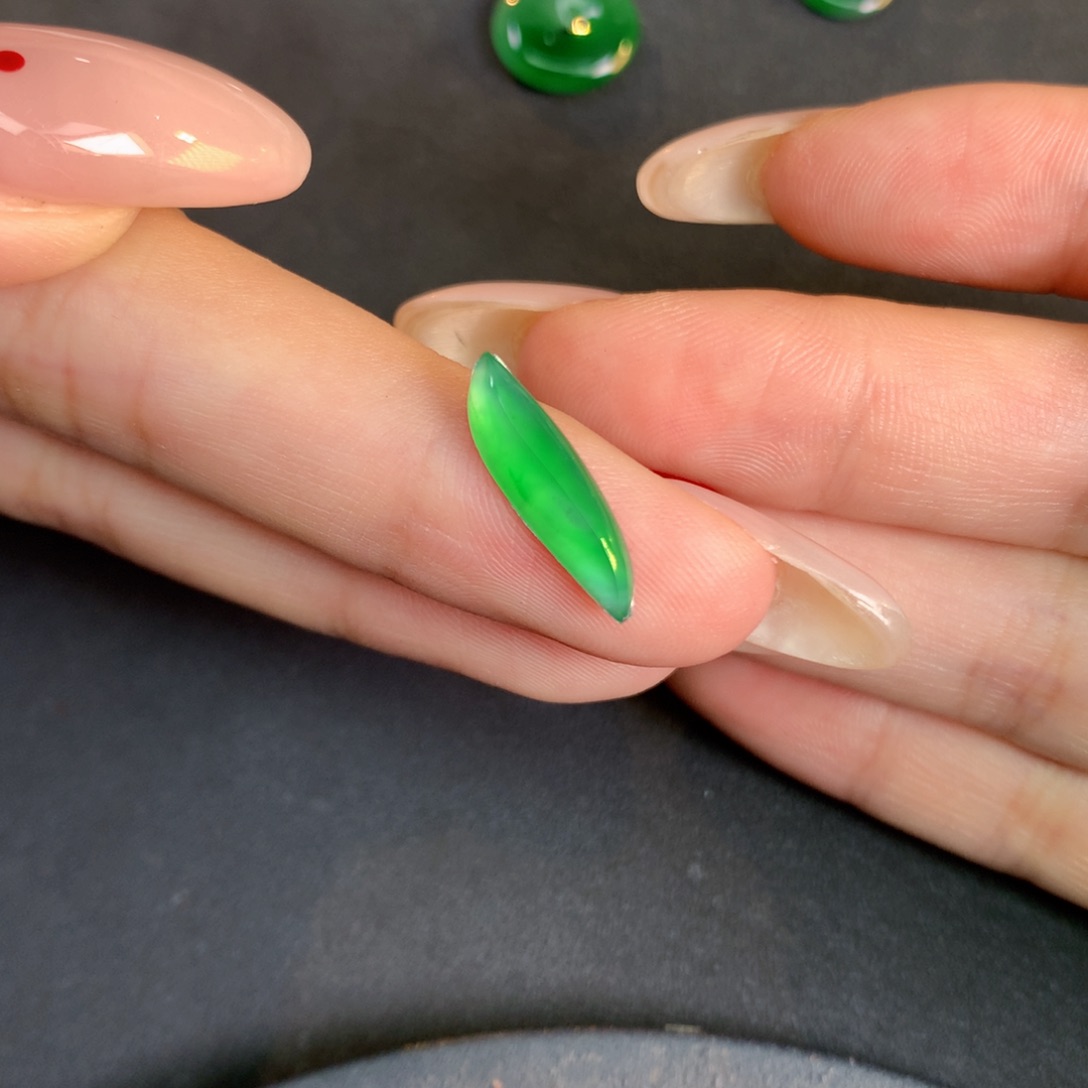 翡翠裸石翡翠翡翠17.2-4.6-2.8