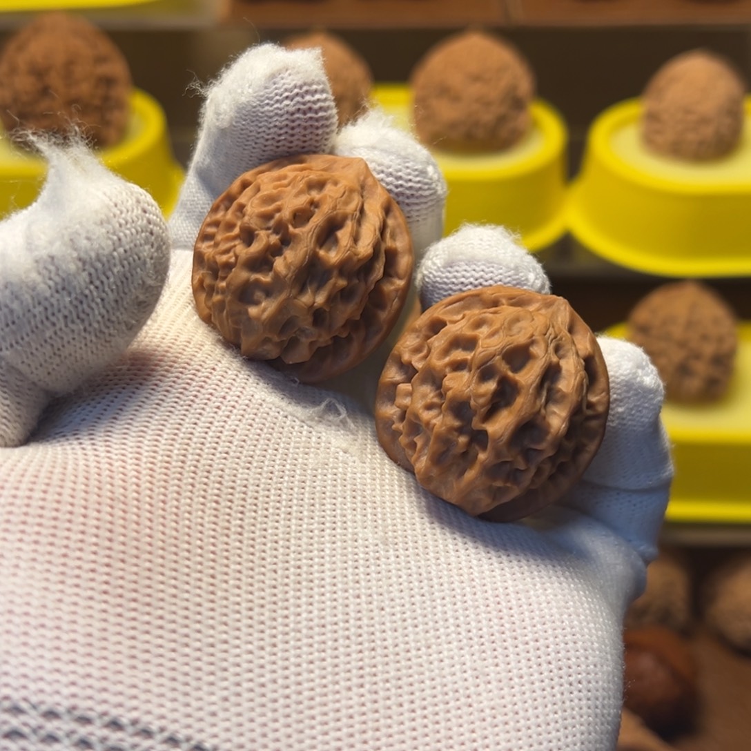 文玩核桃吊坠32尺野生烈焰珠