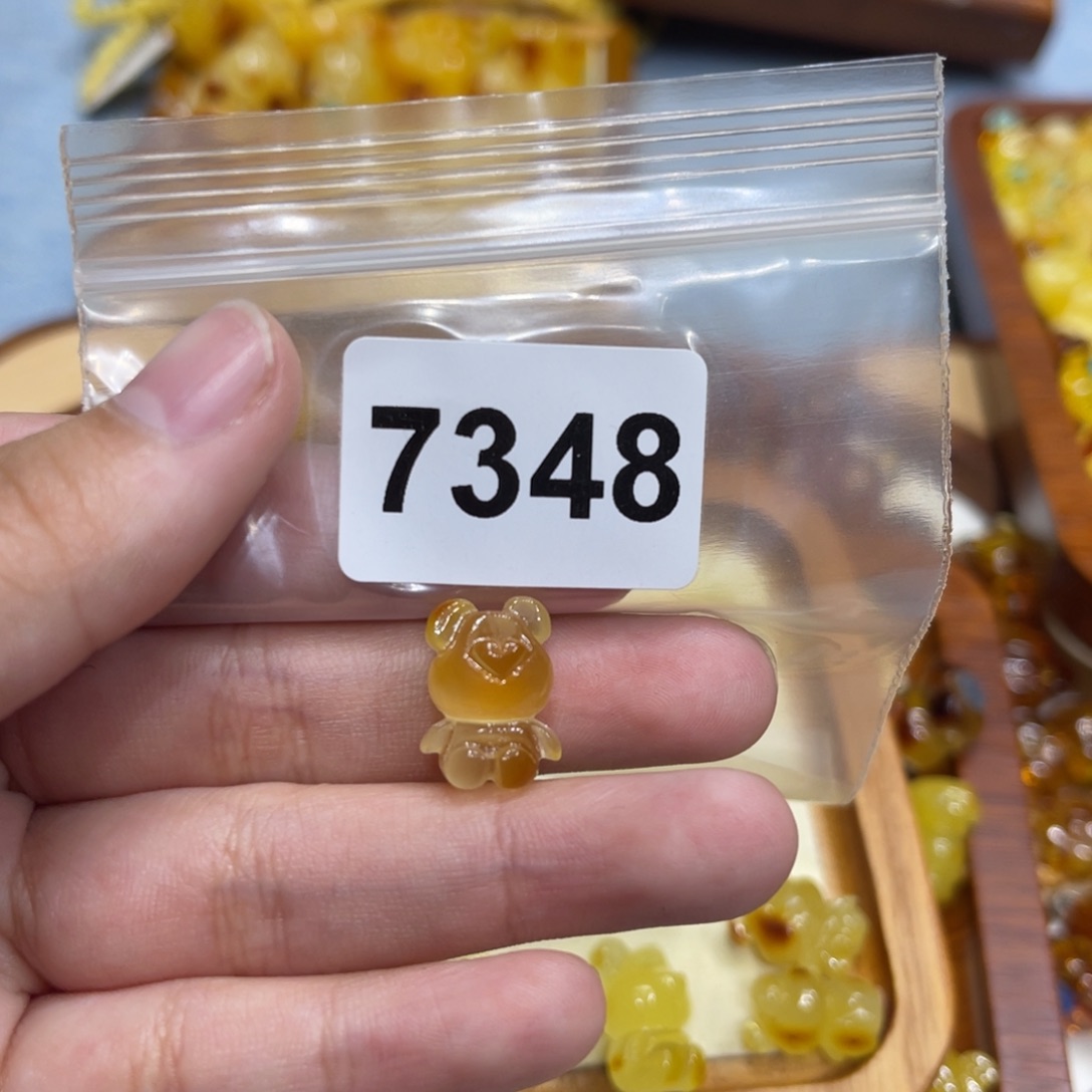 琥珀珠宝奇石未镶嵌