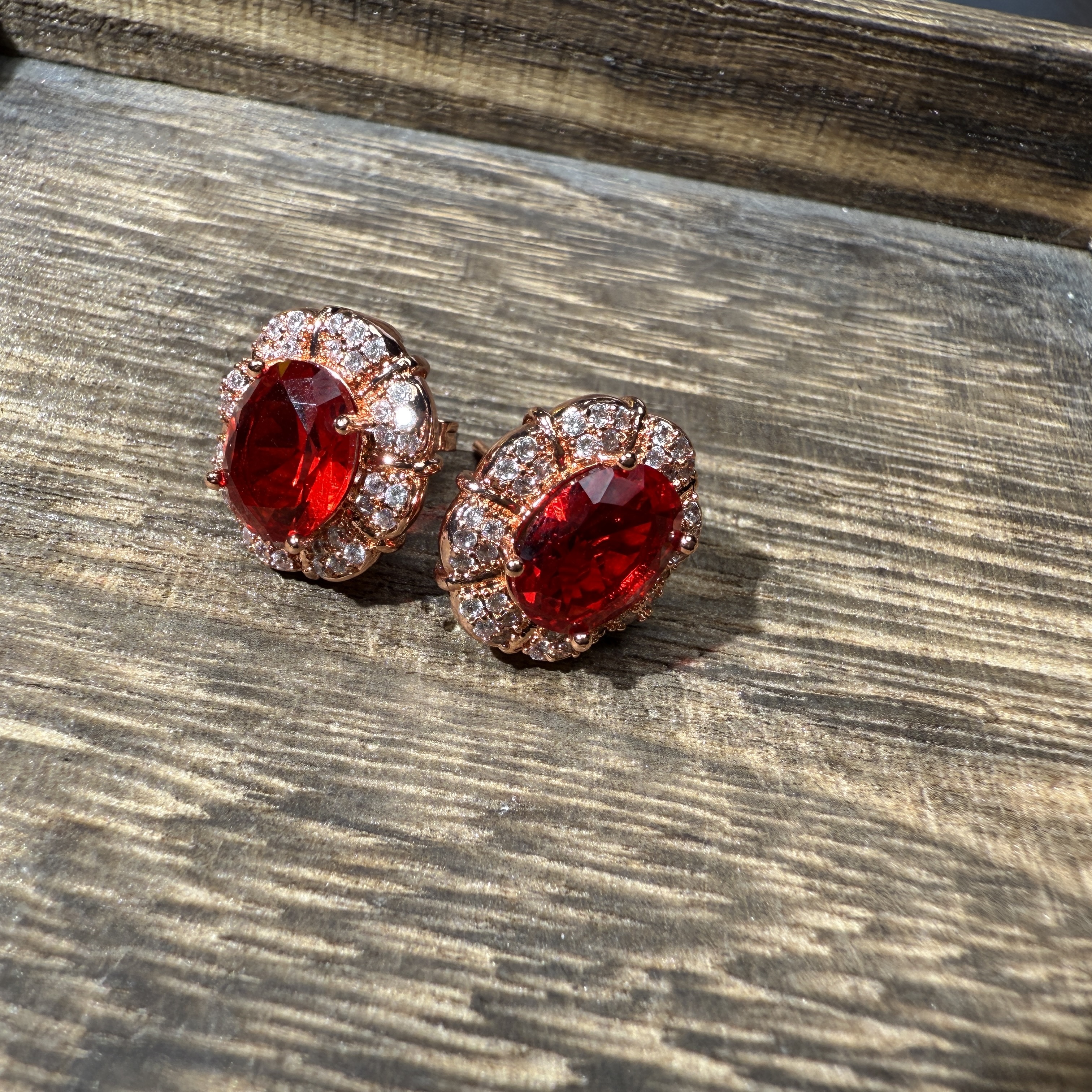 【国检证书+运费险】收藏级 红宝石耳钉-B772