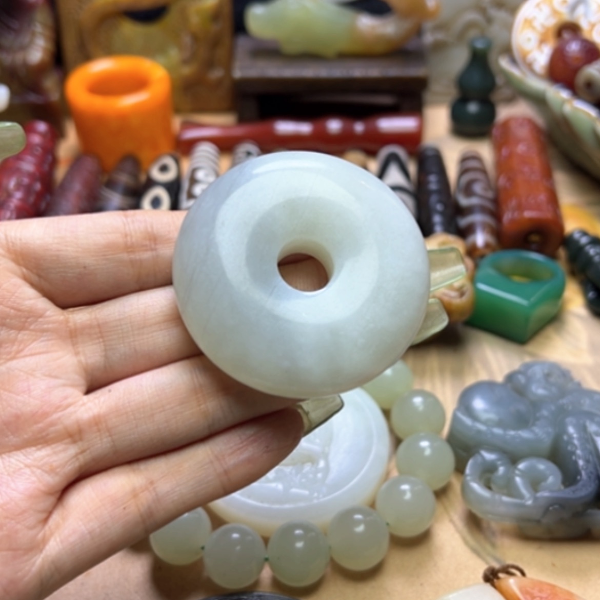 【闪购商品】蛇纹石玉未镶嵌颈饰