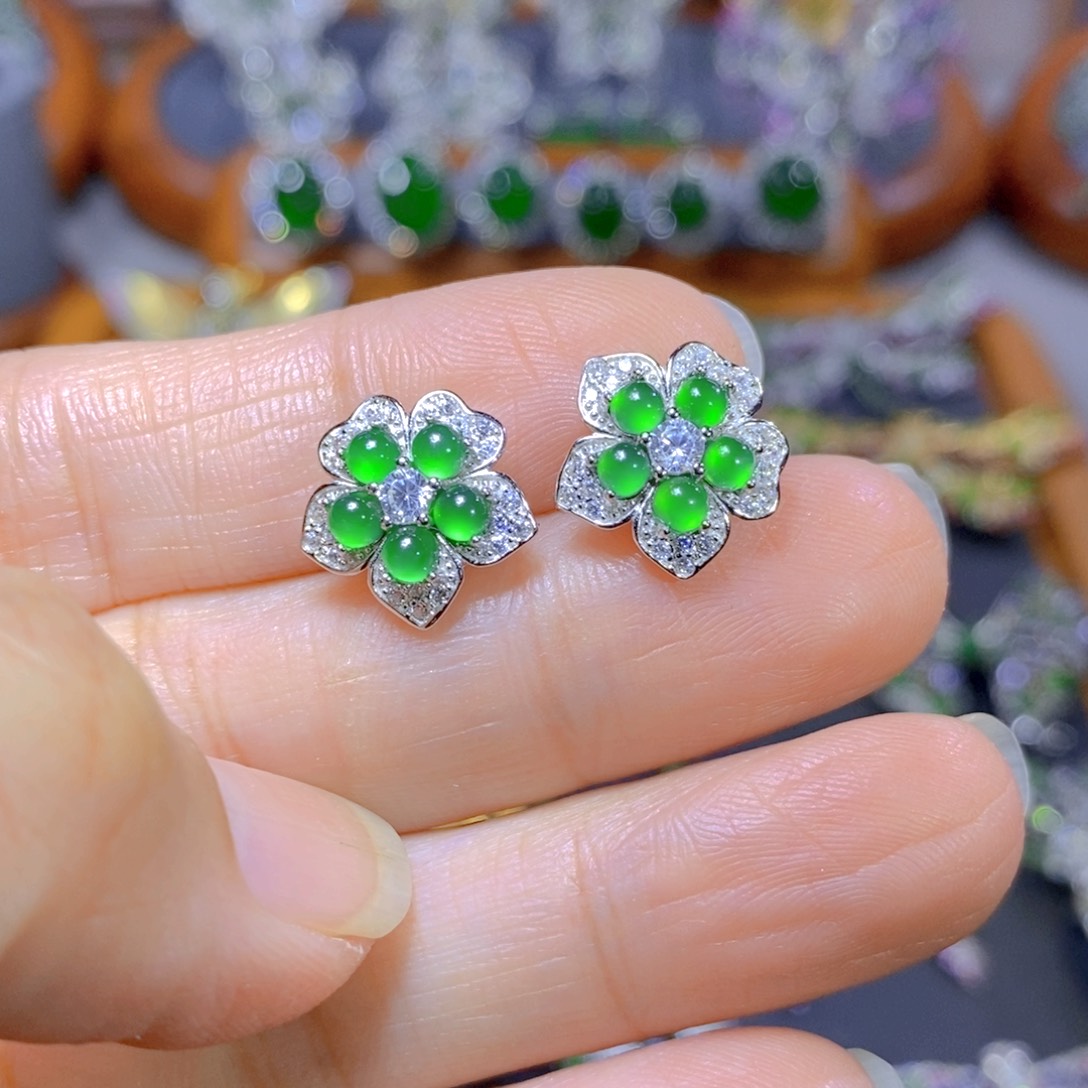 翡翠颈饰银S925镶嵌天然翡翠