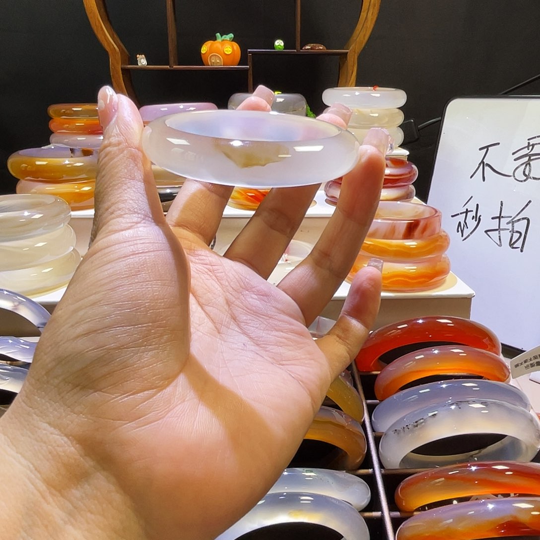 锦***程手镯玛瑙/玉髓未镶嵌