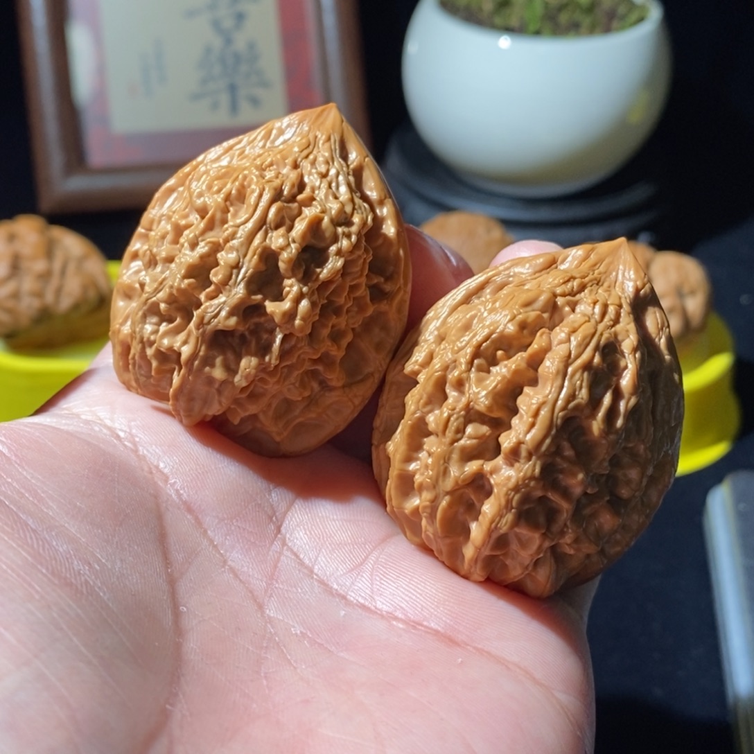 文玩核桃吊坠大古石